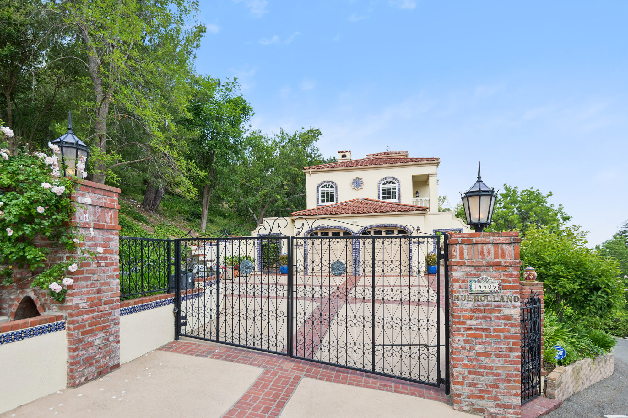 Gated entry and motor court